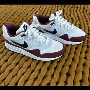 Nike AirMax 1 White/Burgundy Sneakers Size 4.5